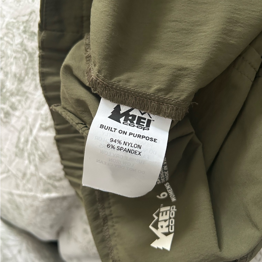 REI Women’s Hiking Pants in green - Picture 4 of 7
